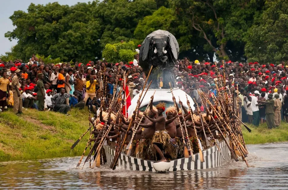 The Kuomboka ceremony: the Litunga's procession moving on the water, Barotseland, Zambia